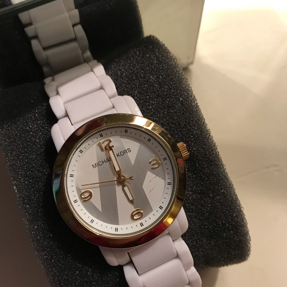 Michael Kors Watch - Picture 2 of 3